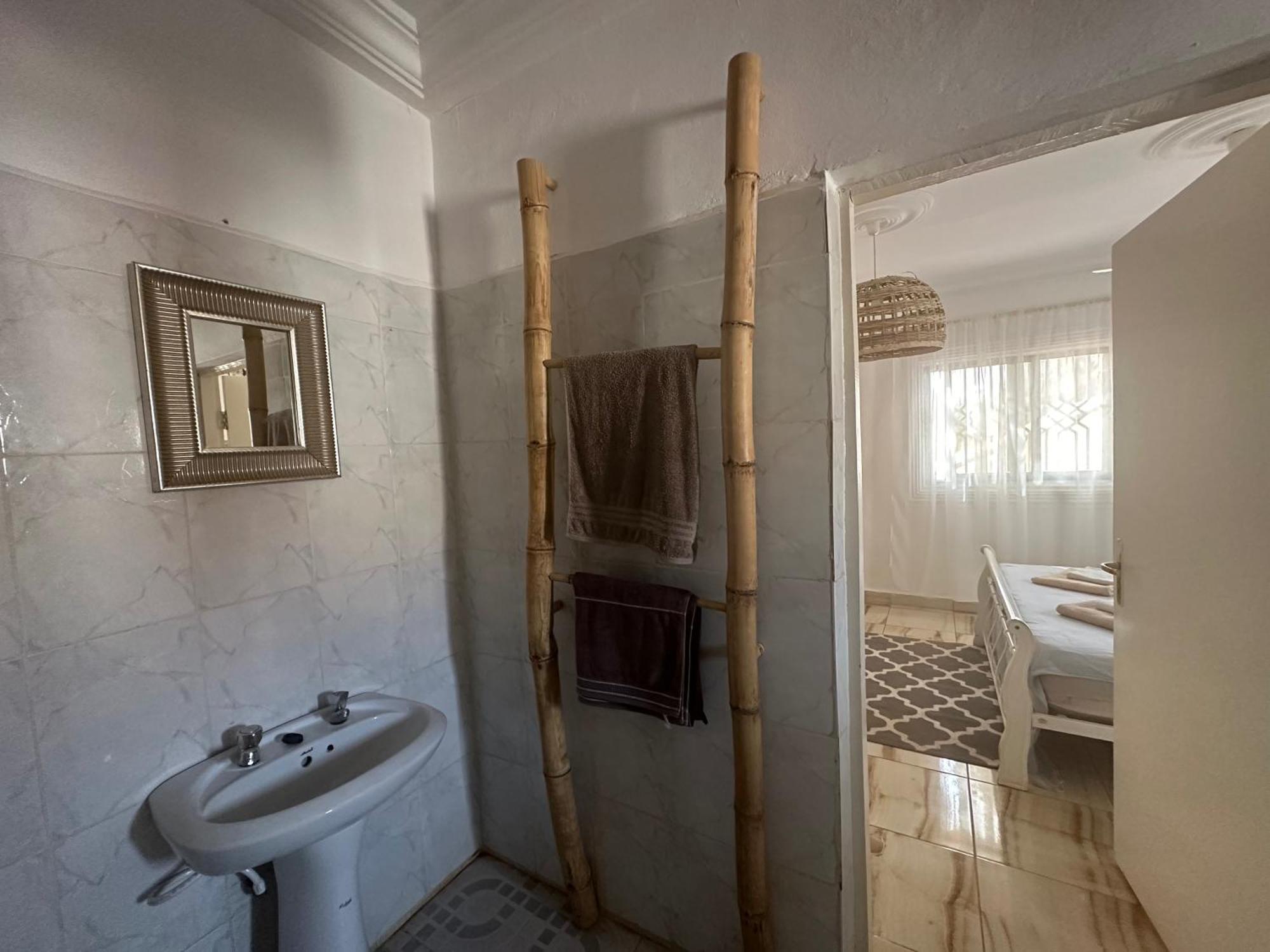 Fhs Foundation House Bijilo Bagian luar foto