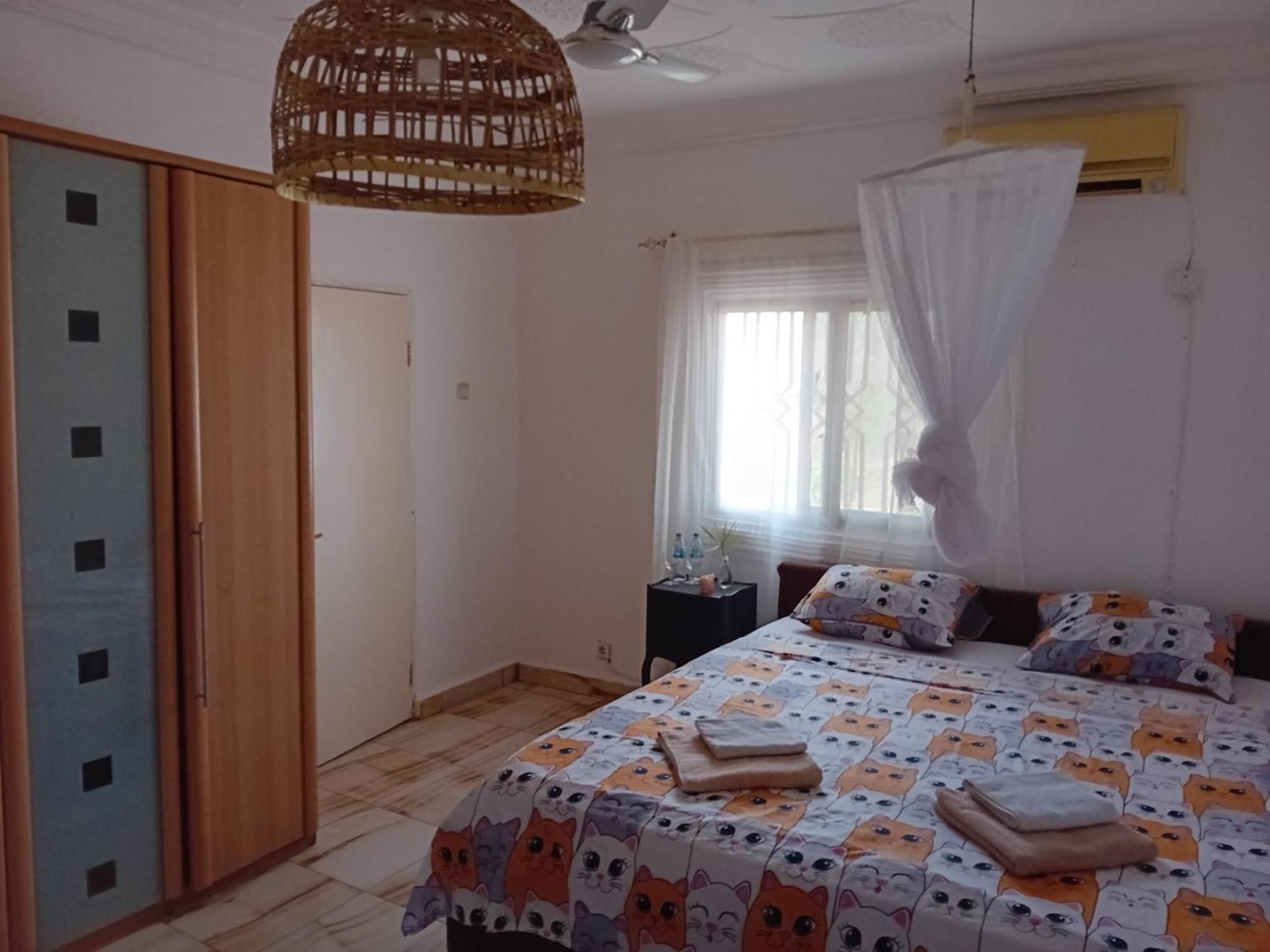 Fhs Foundation House Bijilo Bagian luar foto